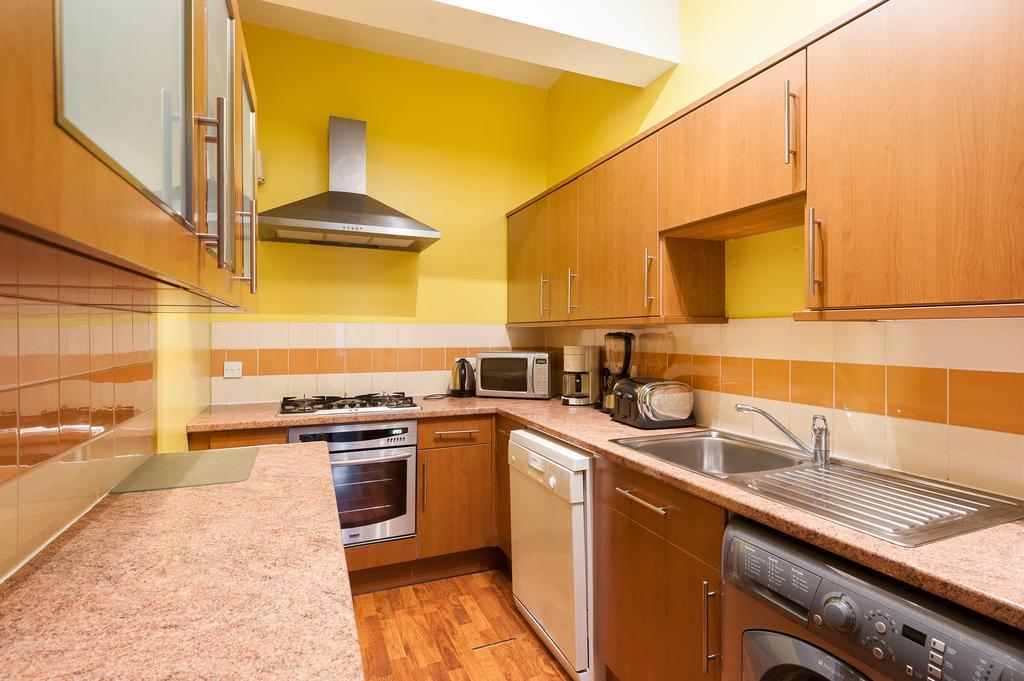إدنبرة Pitt Street Apartment Beautiful Spacious Apartment Free Parking And Free Sanitizer الغرفة الصورة