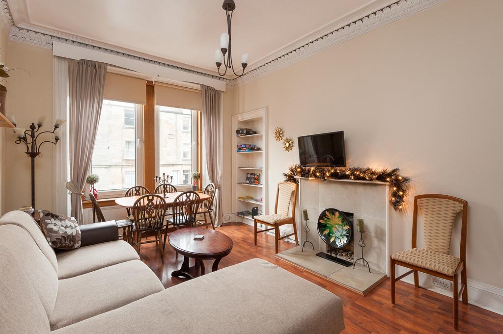 إدنبرة Pitt Street Apartment Beautiful Spacious Apartment Free Parking And Free Sanitizer الغرفة الصورة