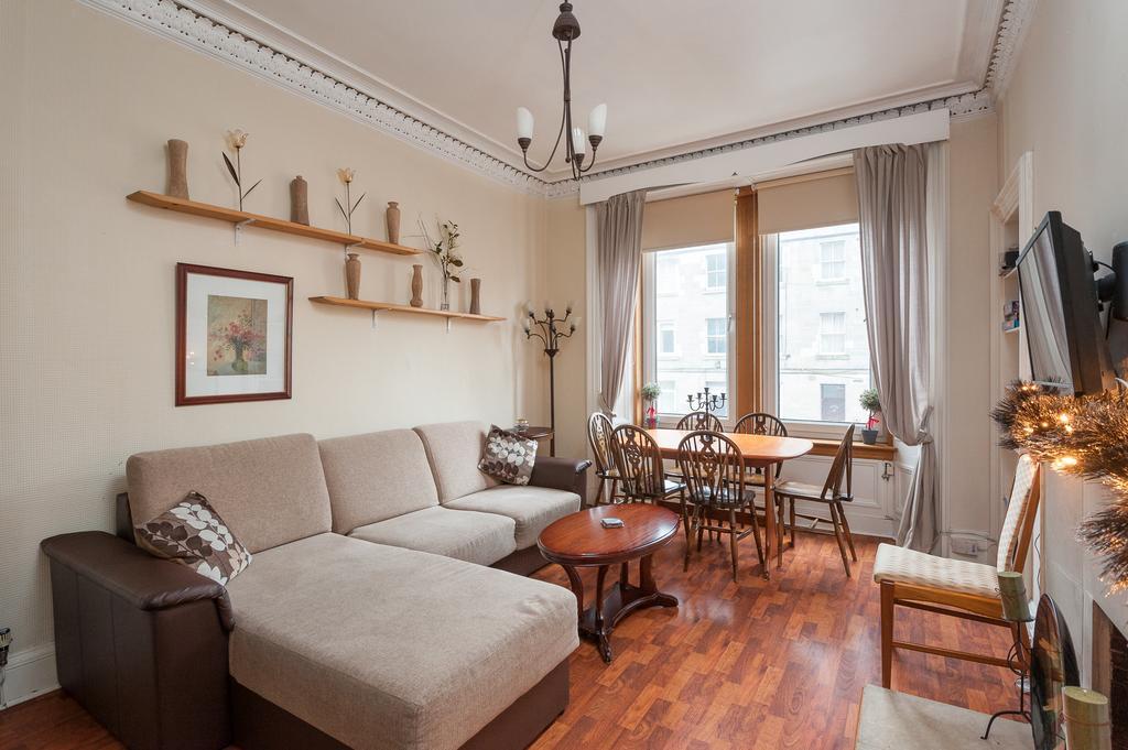 إدنبرة Pitt Street Apartment Beautiful Spacious Apartment Free Parking And Free Sanitizer الغرفة الصورة